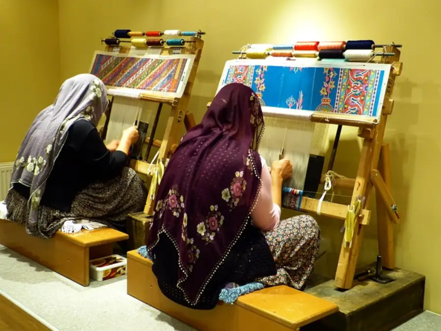 manufacturer of handmade rugs and carpets